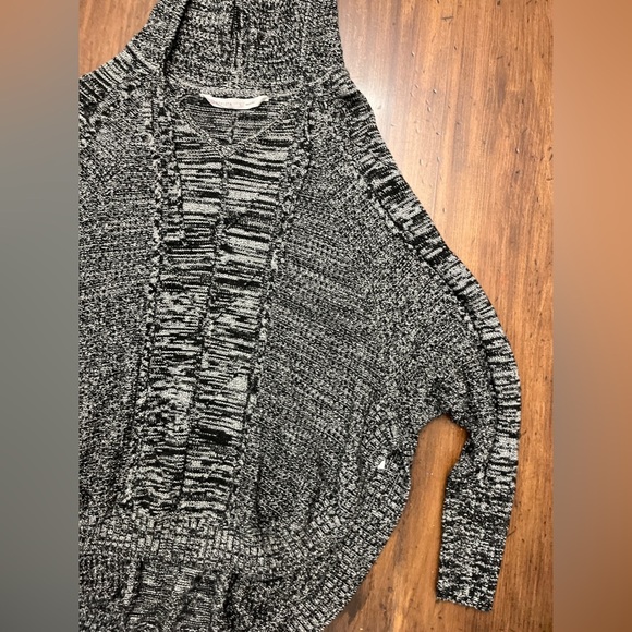 Athleta Hooded Sweater Size Small Gray Heather Casual Athleisure Comfortable EUC - Picture 6 of 15